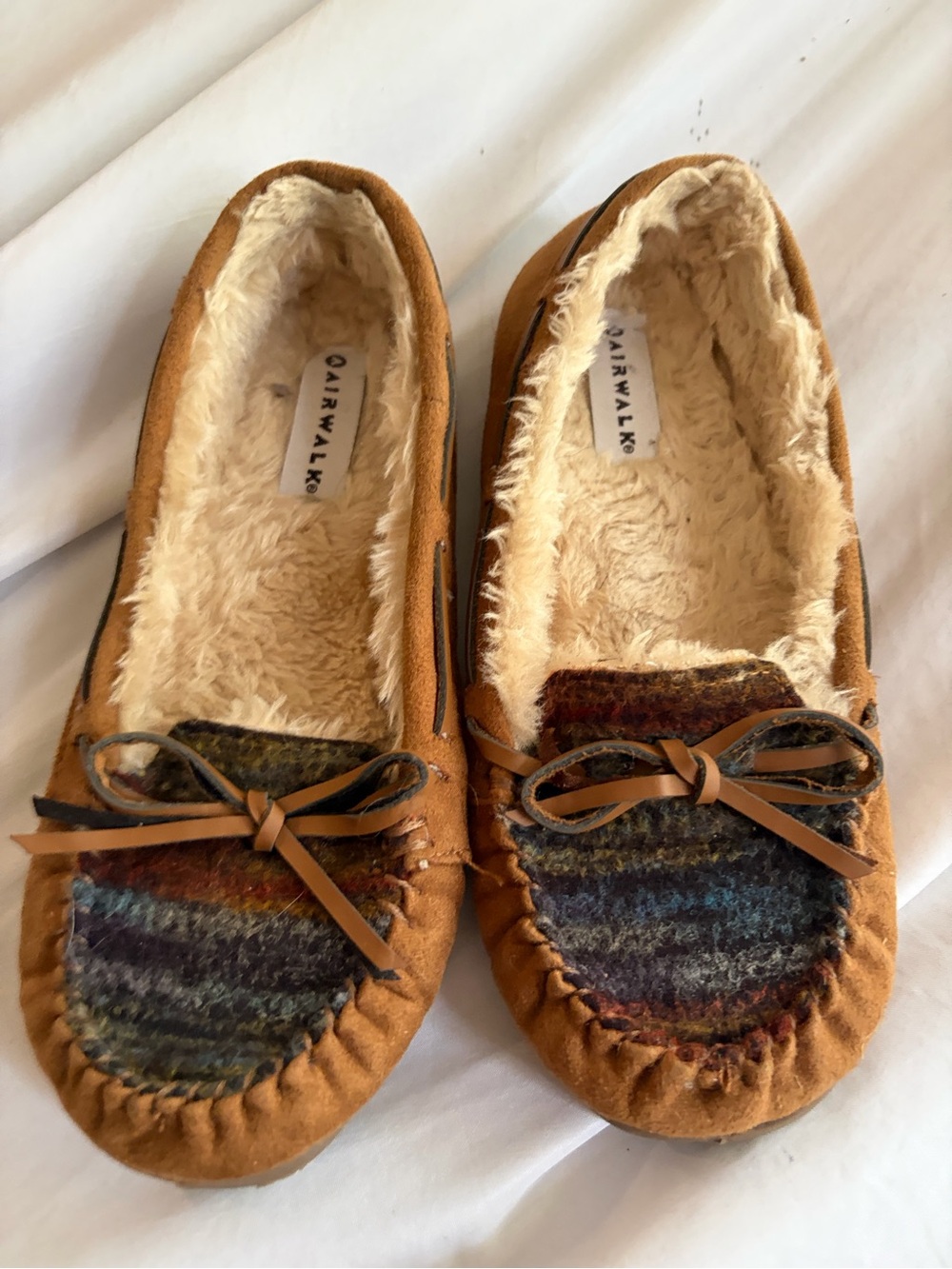 Airwalk Women's Tan Faux-Fur Lined Moccasin Slippers Size 7